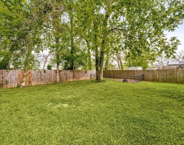 805 E Mulberry Avenue - Photo Thumbnail 13