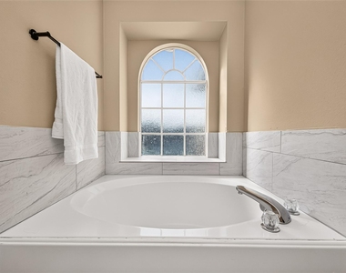 4011 Alexis Circle - Photo Thumbnail 44