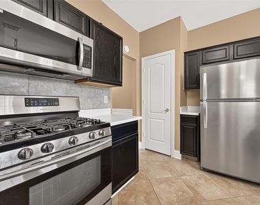 4011 Alexis Circle - Photo Thumbnail 16
