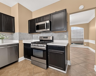 4011 Alexis Circle - Photo Thumbnail 13