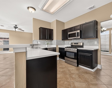 4011 Alexis Circle - Photo Thumbnail 17