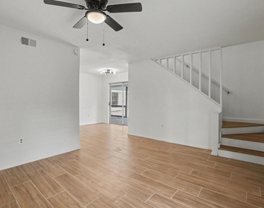 2119 Barr Street - Photo Thumbnail 2