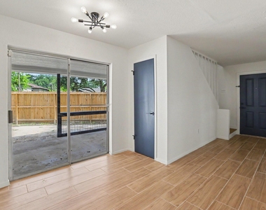 2119 Barr Street - Photo Thumbnail 12
