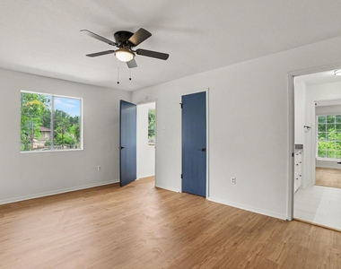2119 Barr Street - Photo Thumbnail 5