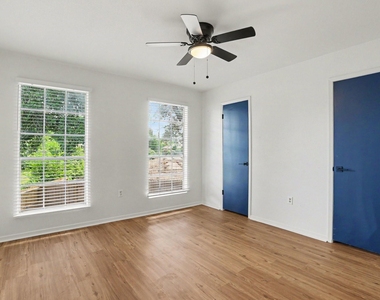 2119 Barr Street - Photo Thumbnail 9