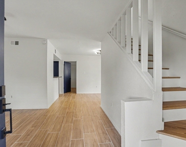 2119 Barr Street - Photo Thumbnail 1