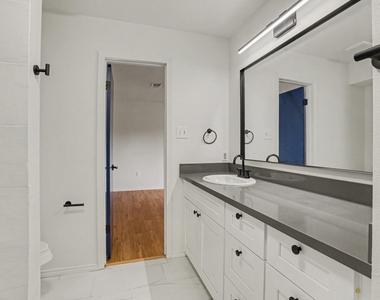 2119 Barr Street - Photo Thumbnail 11