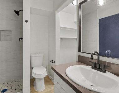 2119 Barr Street - Photo Thumbnail 10