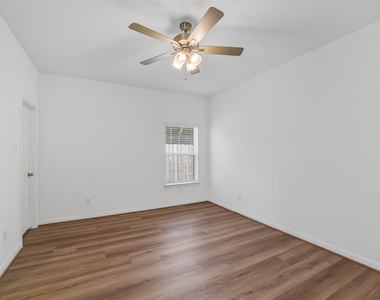 13614 Pine Drive - Photo Thumbnail 16