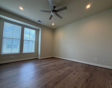 5915 Haring Lane - Photo Thumbnail 7