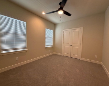 5915 Haring Lane - Photo Thumbnail 12