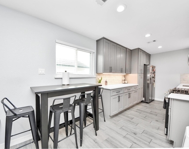 834 Ellington Street - Photo Thumbnail 9