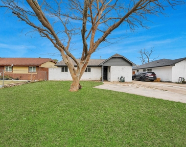 834 Ellington Street - Photo Thumbnail 36