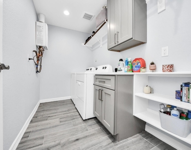 834 Ellington Street - Photo Thumbnail 17