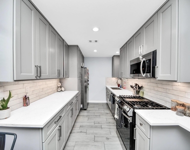 834 Ellington Street - Photo Thumbnail 12