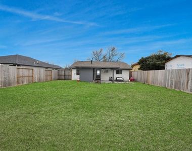 834 Ellington Street - Photo Thumbnail 30
