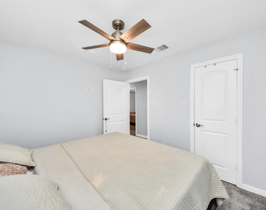 834 Ellington Street - Photo Thumbnail 18
