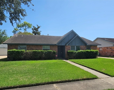 1113 E Amherst Lane - Photo Thumbnail 16