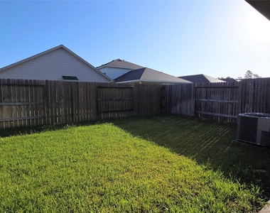 9760 Grosbeak Lane - Photo Thumbnail 8