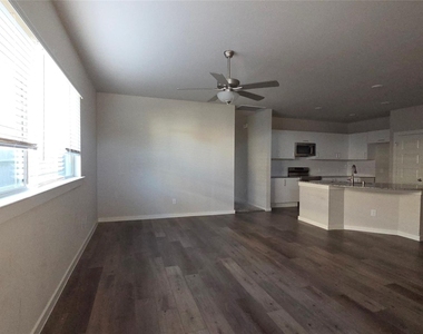 9760 Grosbeak Lane - Photo Thumbnail 2