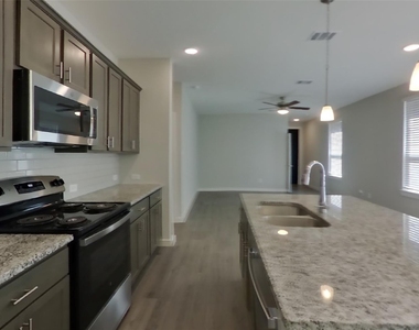 2414 Cohorn Trail - Photo Thumbnail 4