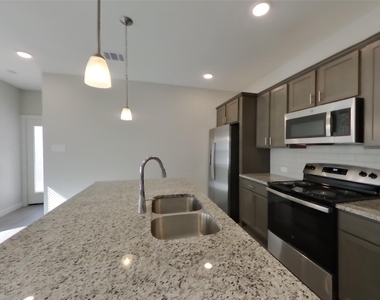 2414 Cohorn Trail - Photo Thumbnail 3