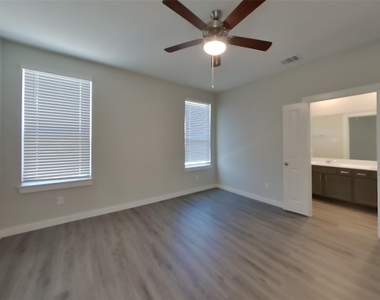 2414 Cohorn Trail - Photo Thumbnail 6