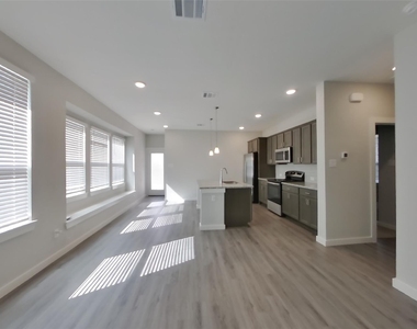2414 Cohorn Trail - Photo Thumbnail 2