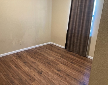 108 Timber Lane - Photo Thumbnail 16
