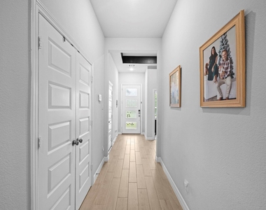 534 Cedar Harbor Court - Photo Thumbnail 7