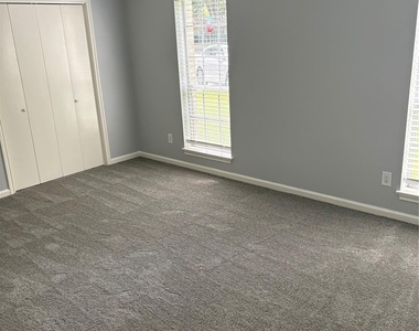 1402 Bellaire Boulevard - Photo Thumbnail 7