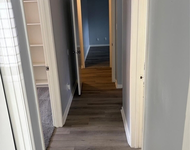 1402 Bellaire Boulevard - Photo Thumbnail 5
