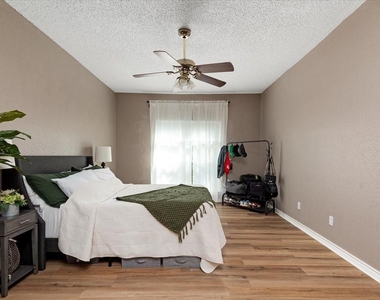 10047 Westpark Drive - Photo Thumbnail 11
