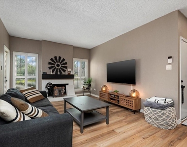 10047 Westpark Drive - Photo Thumbnail 6