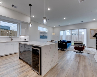 3517 Mcilhenny Street - Photo Thumbnail 4