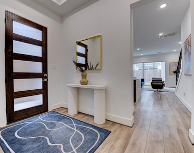 3517 Mcilhenny Street - Photo Thumbnail 2
