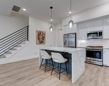 3517 Mcilhenny Street - Photo Thumbnail 6