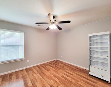 3010 Stonecross Lane - Photo Thumbnail 24