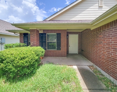 3010 Stonecross Lane - Photo Thumbnail 2