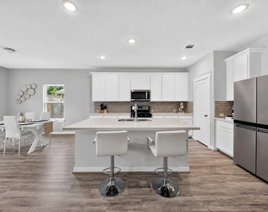 40557 Mostyn Lake Drive - Photo Thumbnail 8