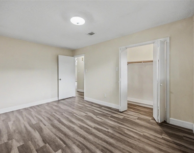 7907 Chancel Drive - Photo Thumbnail 27