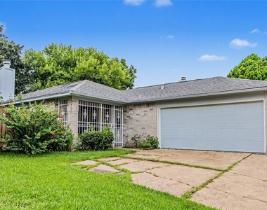 7907 Chancel Drive - Photo Thumbnail 2