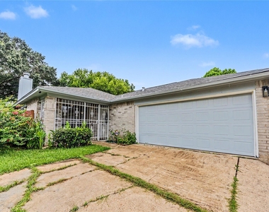 7907 Chancel Drive - Photo Thumbnail 3