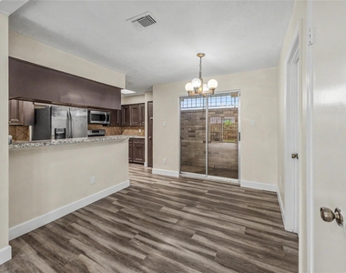 7907 Chancel Drive - Photo Thumbnail 11