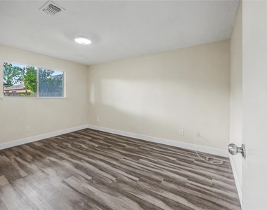 7907 Chancel Drive - Photo Thumbnail 25