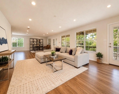 211 Shenandoah Drive - Photo Thumbnail 1