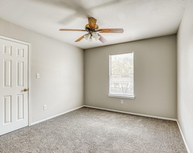 9342 Bowmore Court - Photo Thumbnail 12