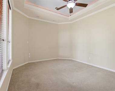 79 Melrose Drive - Photo Thumbnail 16