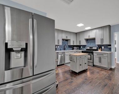 4710 Market Street - Photo Thumbnail 5