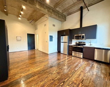 4411 Dallas St Street - Photo Thumbnail 4
